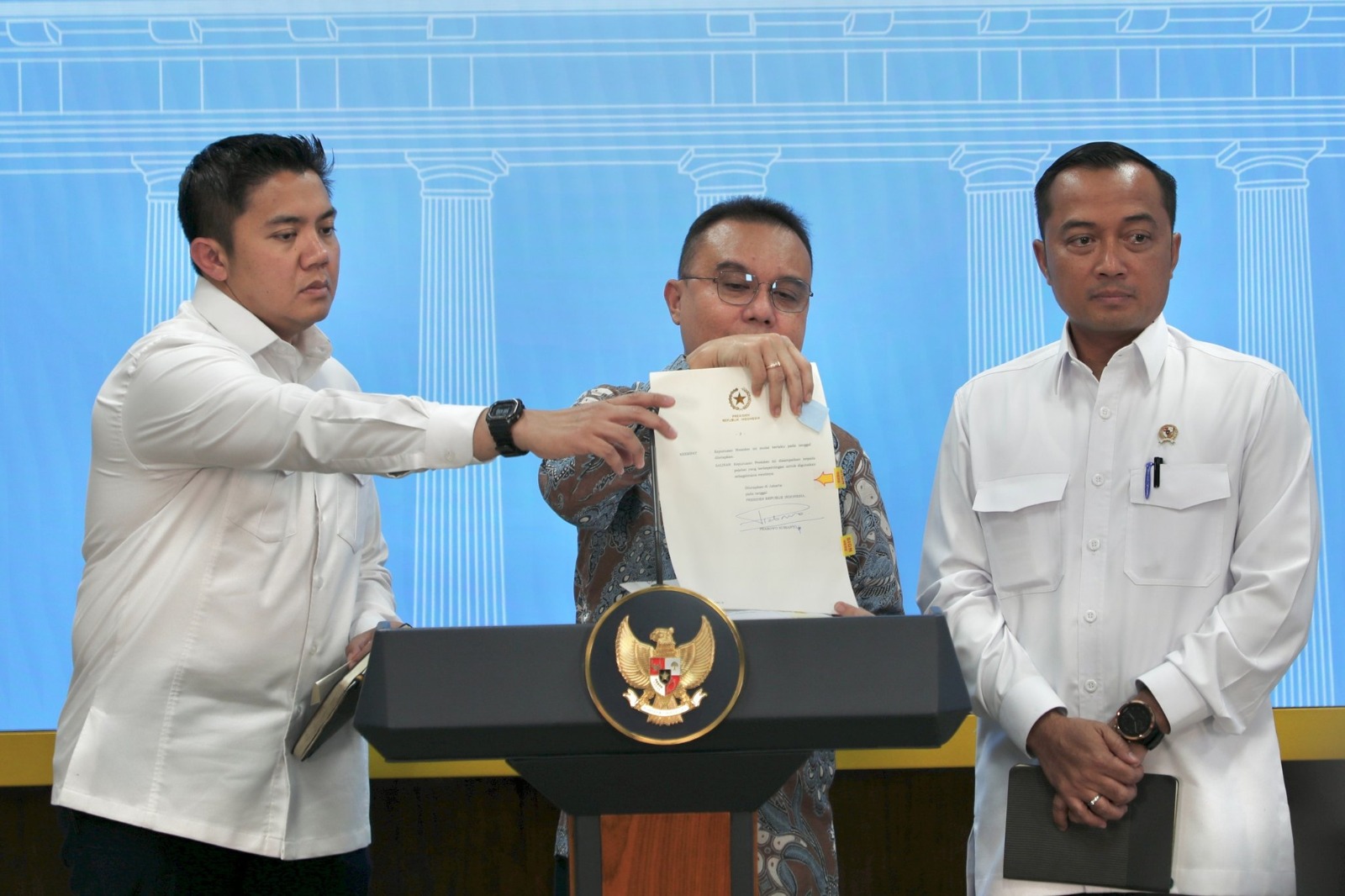 Jejak Kasus Korupsi Eks Dirut ASDP: Dari Penetapan Tersangka hingga Rehabilitasi Prabowo